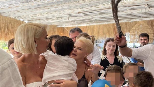 Τζώρτζης Μονογυιός: Βαφτίστηκε ο γιός του – Νονά η αδερφή του Κατερίνα Μονογυιού (video)