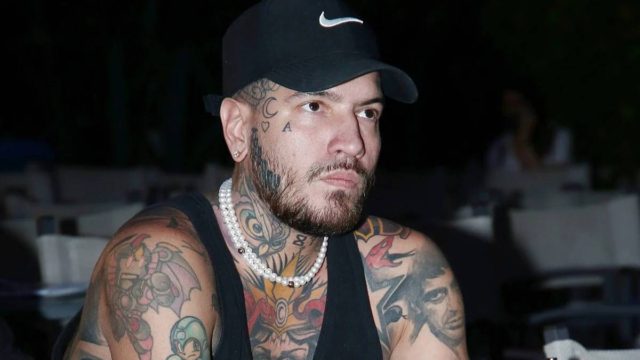Snik: Τσακώθηκε (και) με έφηβο στο κέντρο της Θεσσαλονίκης – «Ζήτα συγγνώμη» (Video)