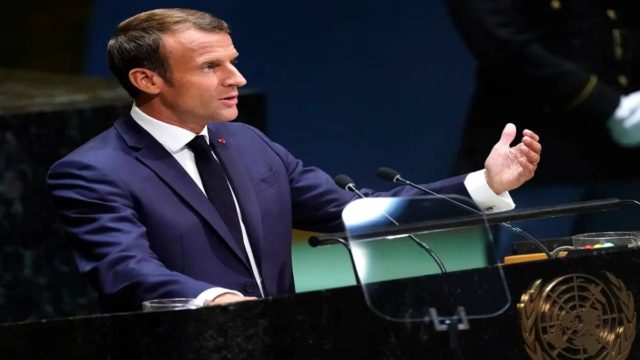 Δήλωση “βόμβα” από Μακρόν: «Η Ρωσία βρίσκεται σε διαδικασία αποσύνδεσης από τον υπόλοιπο κόσμο»