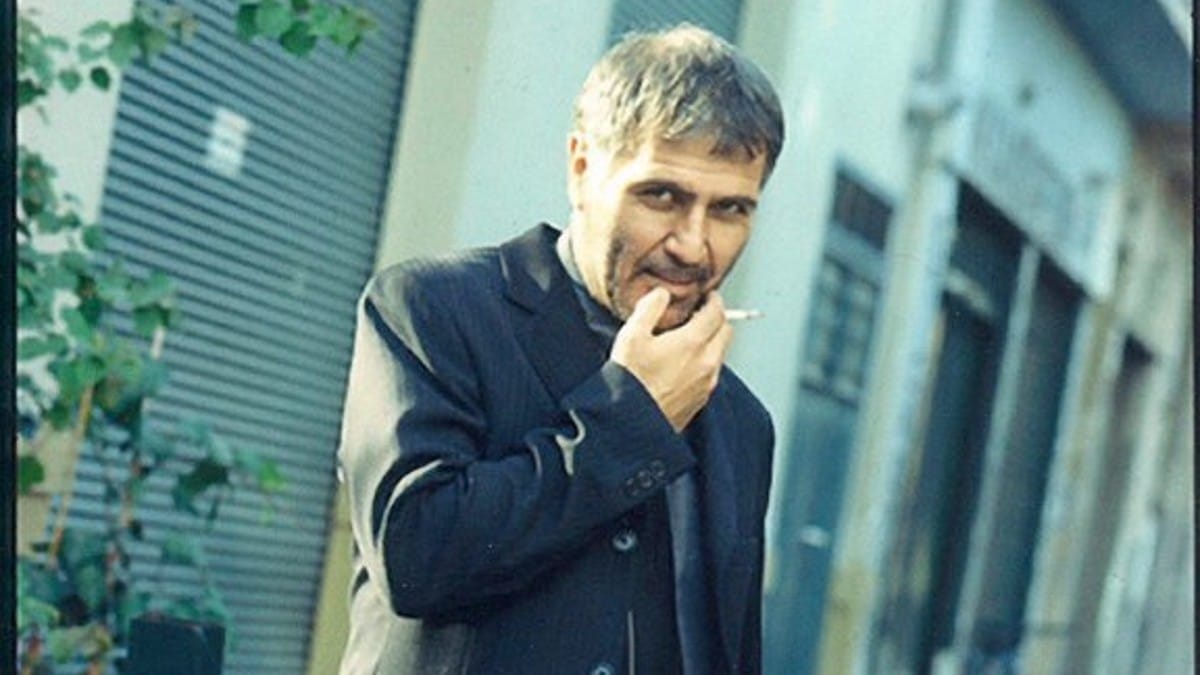 Αγνώριστος ο Νίκος Σεργιανόπουλος στα νιάτα του: Δείτε τον με μουστάκι και πυκνό μελαχρινό μαλλί (photos)