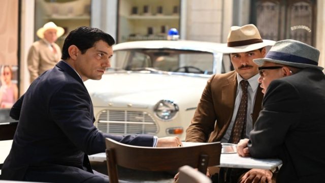 “Ο Παράδεισος των κυριών”: Ο Ντίνος στο στόχαστρο των αστυνομικών αρχών