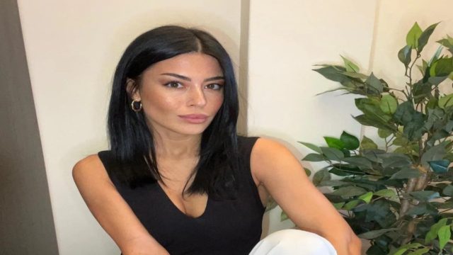 Πέσαμε απ’ τα σύννεφα: Η Αφροδίτη Λατινοπούλου εύχεται καλή επιτυχία σε άπταιστα Ιταλικά στην ακροδεξιά Τζόρτζια Μελόνι (Video)