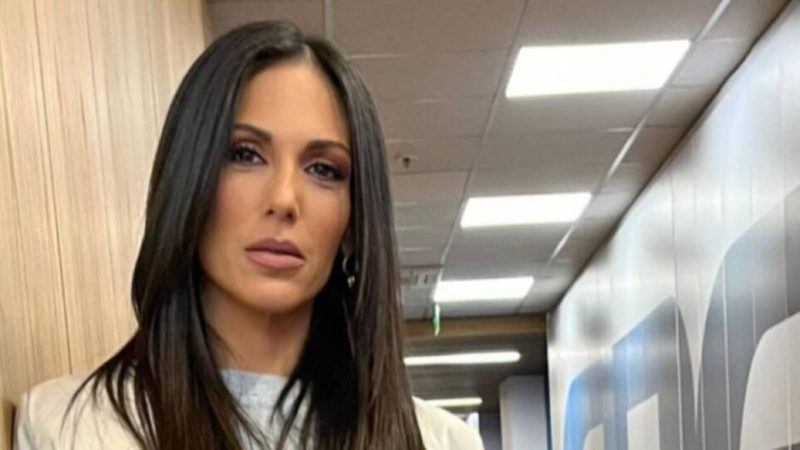 Ανθή Βούλγαρη: Πώς πάει ντυμένη το πρωί στην εκπομπή της; Το τρολάρισμα της μακιγιέρ της!