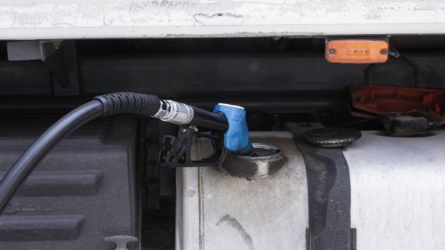 Πετρέλαιο θέρμανσης: Νέα αυξημένα κριτήρια – Το σχέδιο επιδότησης 25 λεπτών στην αντλία