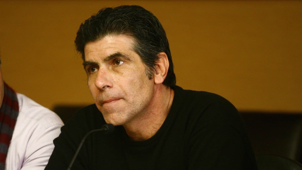 Όλα στη φόρα για Γιάννη Μπέζο: Αυτός είναι ο λόγος που δεν βγάζει φωτογραφίες με τους θαυμαστές του!