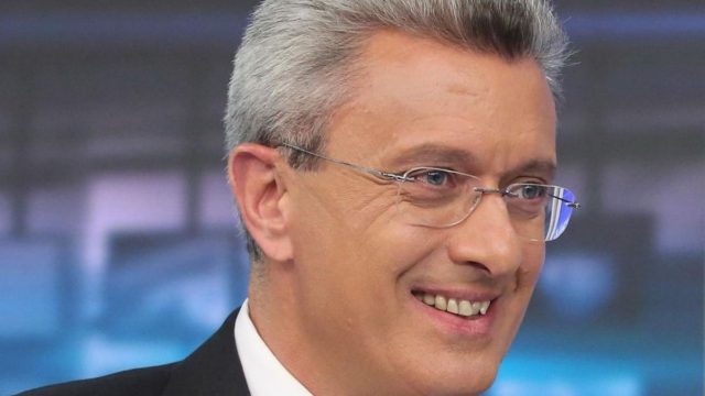 Φτυστός ο Νίκος Χατζηνικολάου: Αυτός είναι ο μικρότερος γιος του δημοσιογράφου (photo)