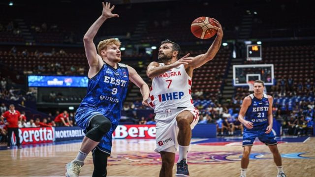 Eurobasket 2022: «Τρόμαξε» αλλά βγήκε νικήτρια στο φινάλε η Κροατία – Το χειροκρότημα στους μαχητικούς Εσθονούς (video)