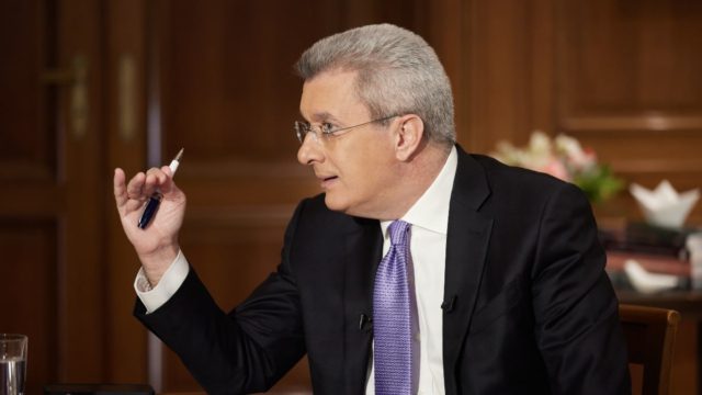 Πυρ και μανία ο Νίκος Χατζηνικολάου: «Η προσπάθεια να με λασπώσουν συνεχίζεται…»