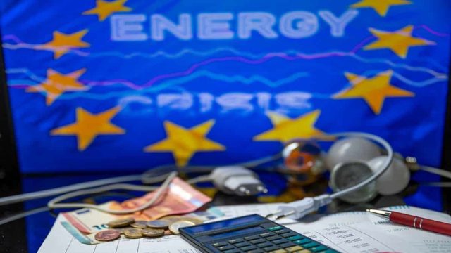 Ενέργεια: Σήμερα οι χρεώσεις των προμηθευτών ρεύματος για Οκτώβριο – Τι θα γίνει με τις επιδοτήσεις