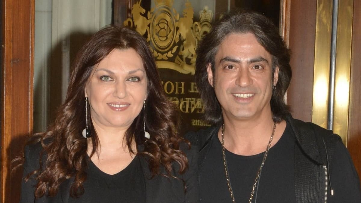 Ώρες αγωνίας για την Καίτη Γαρμπή και τον Διονύση Σχοινά – Πολύ άσχημες εξελίξεις