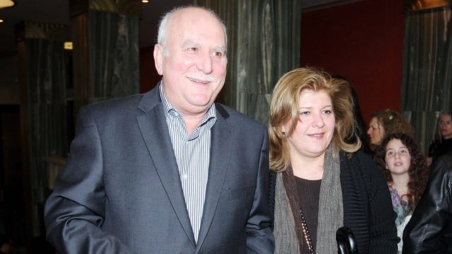 Κατέρρευσε ο Γιώργος Παπαδάκης: «Δεν αισθάνθηκα ποτέ ντροπή για την αδερφή μου…»