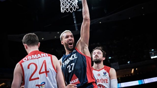 Eurobasket 2022: «Έσπασαν» καρδιές στο Βερολίνο, νικήτρια στην παράταση η Γαλλία με 87-86 επί της Τουρκίας