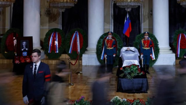 Μιχαήλ Γκορμπατσόφ: Η Ρωσία αποχαιρετά τον τελευταίο ηγέτη της Σοβιετικής Ενωσης – Live η κηδεία του (Video)