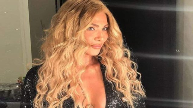 «Ατύχημα» για την Αγγελική Ηλιάδη – Άνοιξε το φόρεμά της στην πίστα (ΒΙΝΤΕΟ)