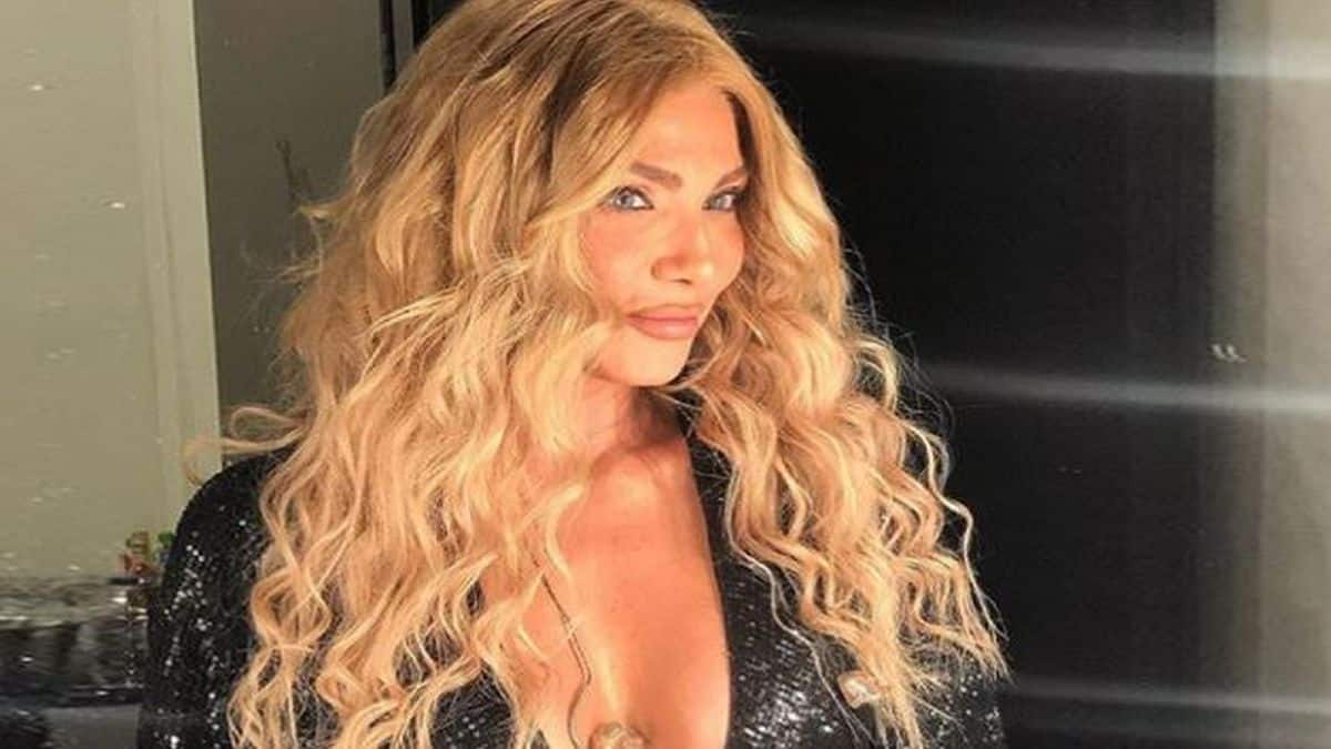«Ατύχημα» για την Αγγελική Ηλιάδη – Άνοιξε το φόρεμά της στην πίστα (ΒΙΝΤΕΟ)