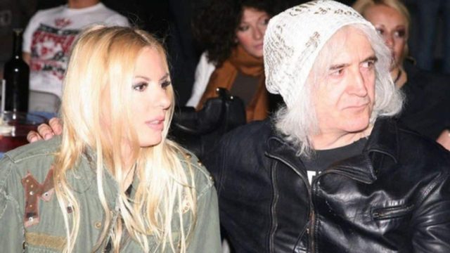 Πριν παντρευτεί την Αννίτα Πάνια: Με αυτή την τραγουδίστρια είχε σχέση ο Νίκος Καρβέλας (photo)