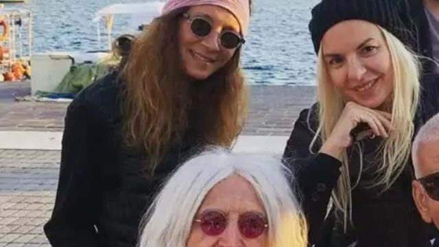 «Τρέμει» η Αννίτα Πάνια: Νίκος Καρβέλας και Έλενα Φερεντίνου εγκαταστάθηκαν στο σπίτι της στην Καλαμάτα!