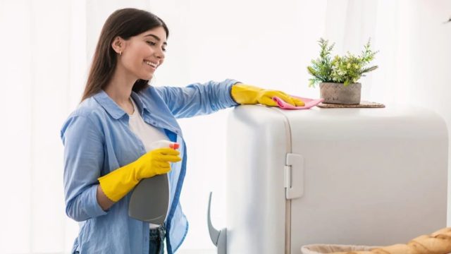 Tips από την εποχή των γιαγιάδων: Καθαρίστε το ψυγείο σας μέσα και έξω με μαγειρική σόδα σε 5 βήματα