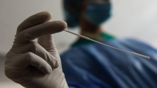 Συναγερμός στον ΕΟΔΥ: Το πρώτο κρούσμα της μετάλλαξης «Κένταυρος» εντοπίστηκε στην Ελλάδα