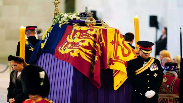 Βασίλισσα Ελισάβετ: Το πρόγραμμα της κηδείας – Το «τελευταίο σάλπισμα» και η επιχείρηση ασφαλείας (video)