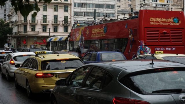 «Στενάζουν» ξανά οι δρόμοι της Αθήνας: Εκεί παρατηρούνται τα κυριότερα προβλήματα (χάρτης)