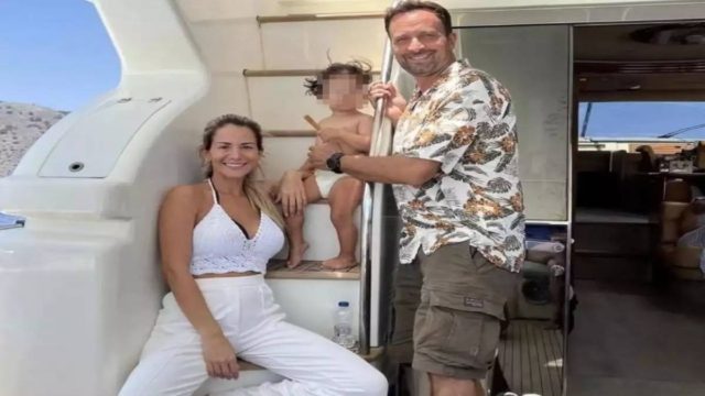 Στιγμές απόλυτης ευτυχίας για τον Γιώργο Λιανό και την Κωνσταντίνα Καραλέξη – Βάφτισαν την κορούλα τους