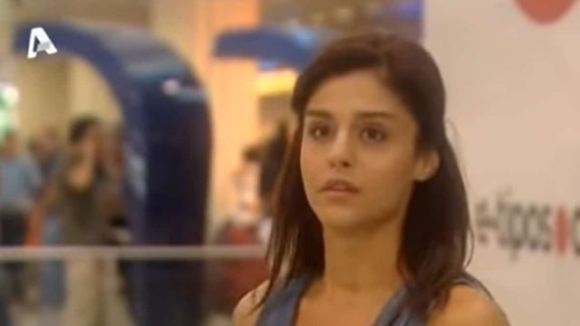 Έφυγε από την Ελλάδα λόγω οικονομικών προβλημάτων και άφησε την υποκριτική: Δείτε πώς είναι σήμερα και τι δουλειά κάνει η Έφη Λογγίνου