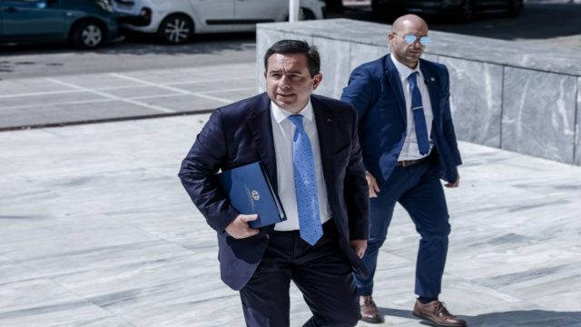 «Βόμβα» Μηταράκη: Η Ελλάδα δεν είναι πλέον πύλη εισόδου για μετανάστες – Δεν υπάρχει αγνοούμενο παιδί στα επίσημα στοιχεία (video)