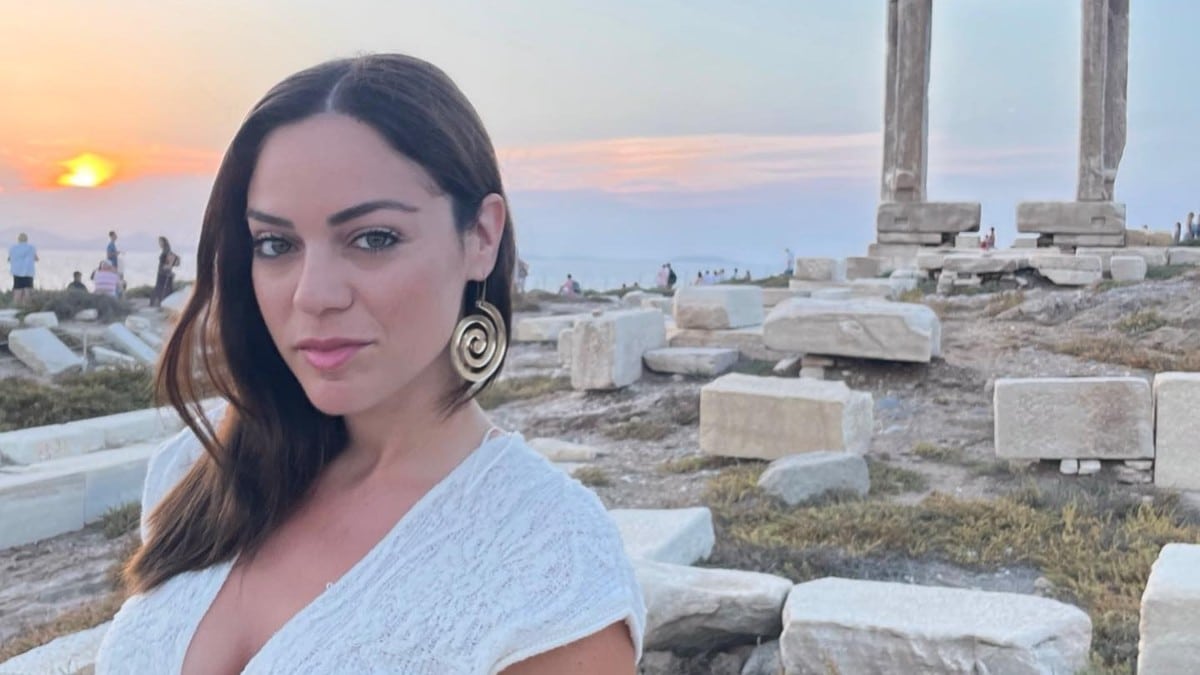 Έχει αφήσει πίσω της τον Γιώργο Παπαδάκη: Στο πλευρό πασίγνωστου Έλληνα η Μπάγια Αντωνοπούλου
