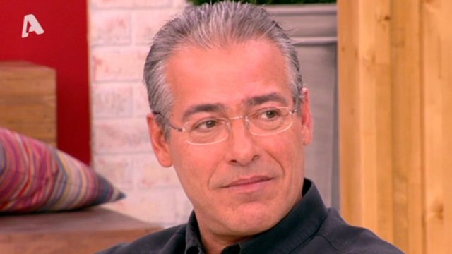 «Αλαλούμ» με τον Νίκο Μάνεση: «Θα σε βάψω ξανθιά να σε κάνω Μενεγάκη…» – Άφωνη η συνεργάτιδά του