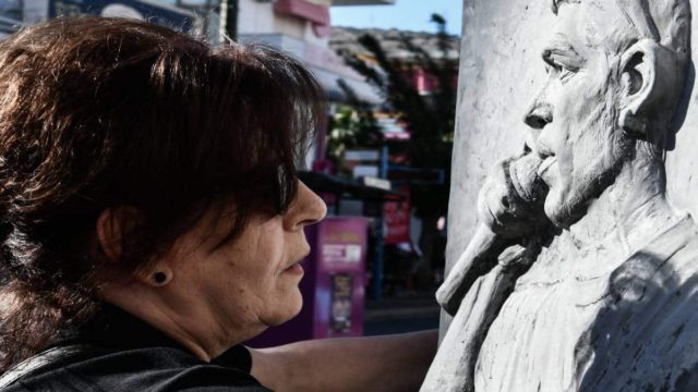 Παύλος Φύσσας: Μαζική συμμετοχή στην αντιφασιστική πορεία στο Κερατσίνι για τα 9 χρόνια από τη δολοφονία του – Τραγική φιγούρα για πάντα η Μάγδα Φύσσα (video)