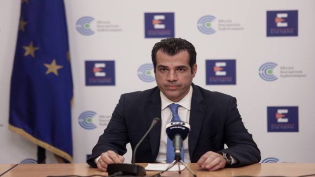 Συναγερμός Θάνου Πλεύρη: Έντονη ανησυχία για τη συνύπαρξη γρίπης και κορωνοϊού – Τι είπε για την πίεση στα νοσοκομεία (video)