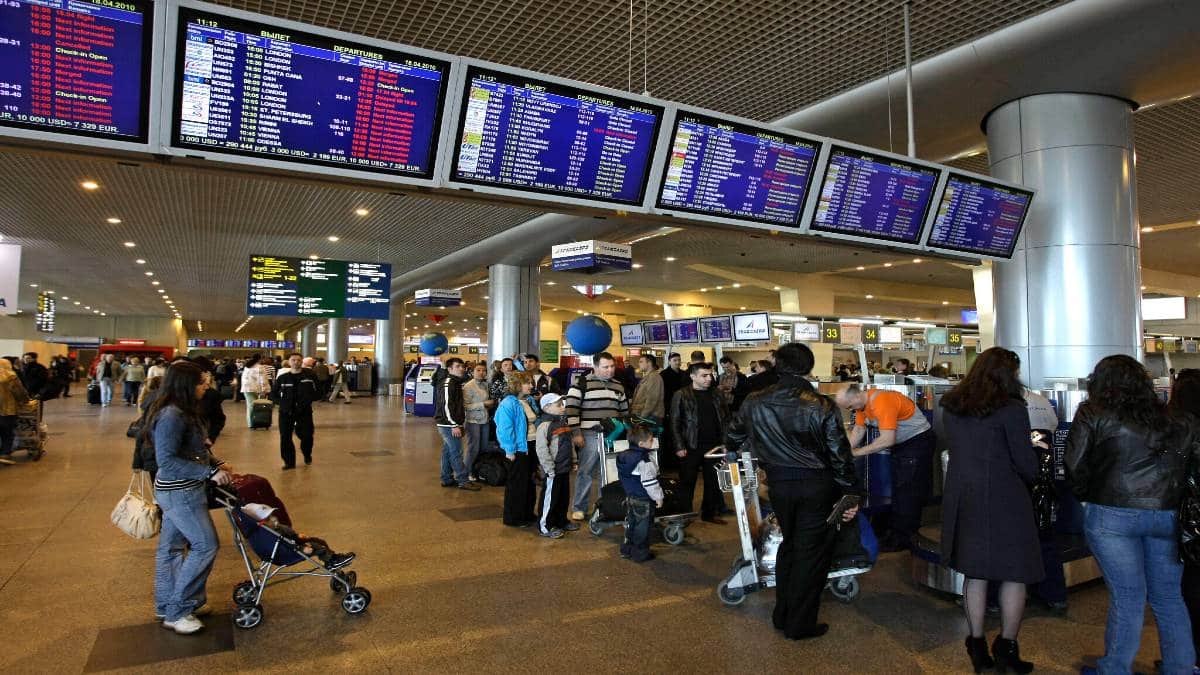 Αναστάτωση μετά το διάγγελμα Πούτιν: Οι Ρώσοι αντιδρούν στην επιστράτευση – Εγκαταλείπουν με κάθε μέσο τη χώρα (video)