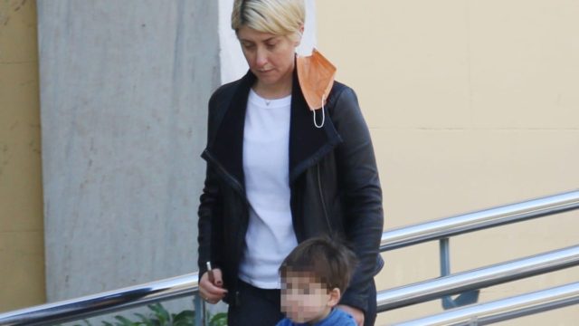 «Τρέμει» η Σία Κοσιώνη: Η σπάνια εξομολόγηση για τον γιο και τη μητέρα της – «Έχω μια ιδιαιτερότητα…»