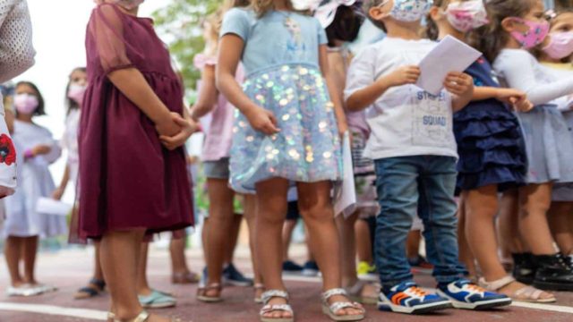 Σχολεία: Πρώτο κουδούνι σήμερα 12/9 για τους μαθητές – Τι ισχύει για τα κρούσματα και τους ανεμβολίαστους εκπαιδευτικούς (Video)