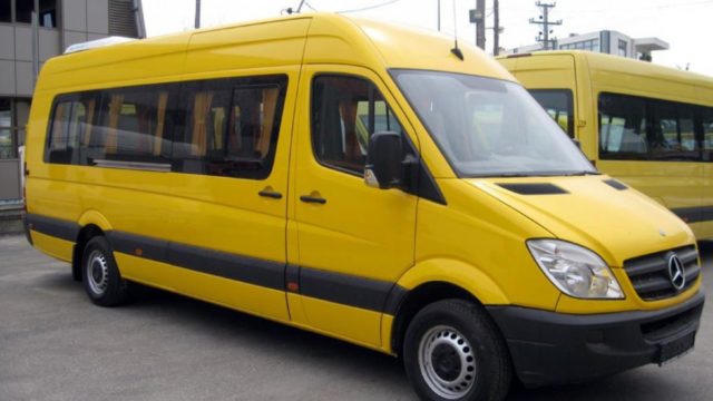Συναγερμός στον Ασπρόπυργο: 6χρονο παιδί ξεχάστηκε σε σχολικό – Σύλληψη για τον οδηγό και τη συνοδό