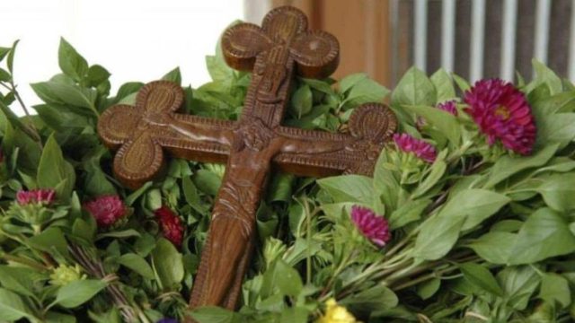 Tου Σταυρού: Η μεγάλη γιορτή της Ορθοδοξίας – Γιατί νηστεύουμε από το λάδι – Τα άγνωστα έθιμα