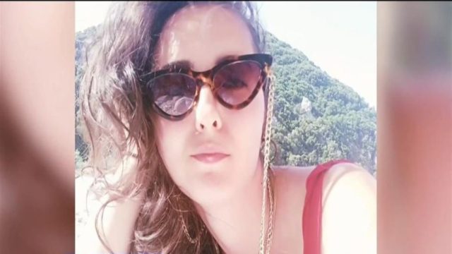 Τραγωδία στη Θεσσαλονίκη: “Ράγισαν” καρδιές στην κηδεία της 27χρονης Ειρήνης – «Να είμαστε έτοιμοι για γάμο και να πηγαίνουμε για κηδεία» (Video)