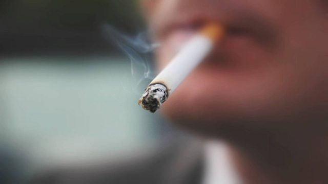 Σάλος στη Λάρισα: Έσβησε το τσιγάρο στο πόδι μαθήτριας γιατί δεν ενέδωσε στις ερωτικές του προτάσεις