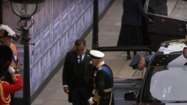 Μαυροφορεμένη η Κέιτ Μίντλετον στην κηδεία της Βασίλισσας Ελισάβετ – Με σκυμμένο κεφάλι Κάρολος, Χάρι και Ουίλιαμ