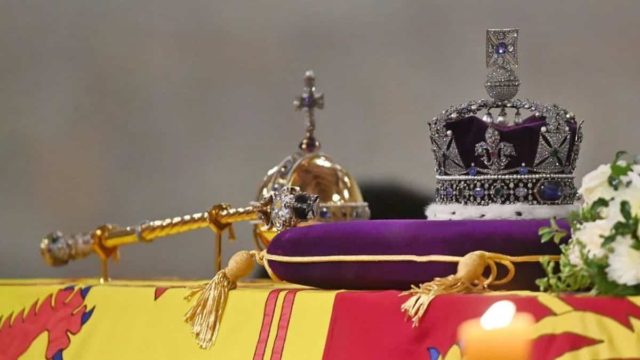 Κηδεία Βασίλισσας Ελισάβετ: Το τελευταίο «αντίο» στην μονάρχη που σφράγισε τη Βρετανία! Live εικόνα