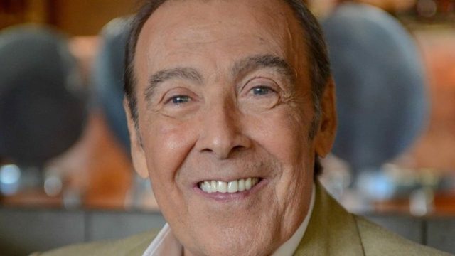«Ανεβάζω το βλέμμα στον ουρανό και λέω…» – Τα σπαρακτικά τελευταία λόγια του Τόλη Βοσκόπουλου λίγο πριν πεθάνει