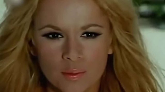 Σπίτια με δωράκι από τον Κωνσταντίνο, ατελείωτα μετρητά και… πολλά ταξί: Αυτή είναι η αλήθεια για την πλήρη περιουσία της Αλίκης Βουγιουκλάκη που έγινε «καπνός»