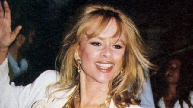 «Εγώ θα πεθάνω κι εσύ…» – Η ανατριχιαστική προφητεία της Αλίκης Βουγιουκλάκη για τον πρόωρο θάνατό της
