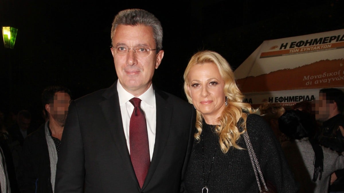 Σε πελάγη ευτυχίας ο Νίκος Χατζηνικολάου – Χαρούμενος όσο ποτέ με την Κρίστη Τσολακάκη και τα παιδιά τους (photos)