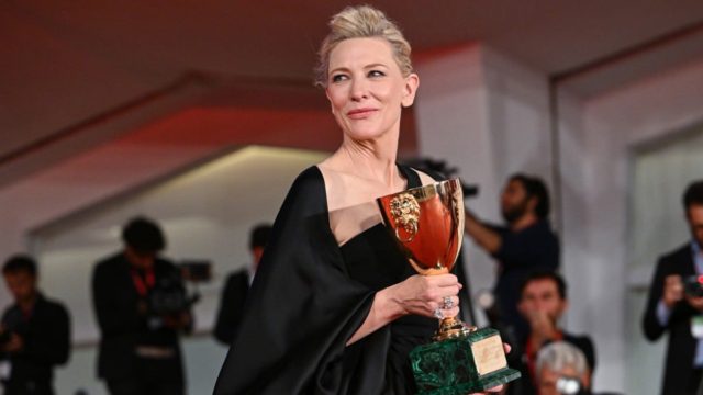 79ο Φεστιβάλ της Βενετίας: Το Χρυσό Λιοντάρι στο αμερικανικό ντοκιμαντέρ “All the Beauty and the Bloodshed