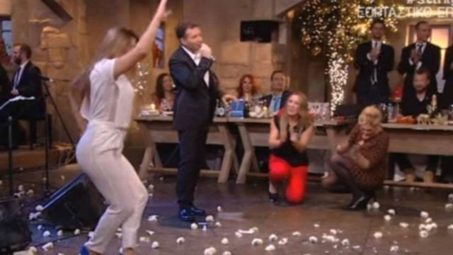 Κορίτσαρος χορεύει ζεϊμπέκικο και “τρελαίνει” τους πάντες – Το βίντεο έχει 1.000.000+ προβολές!