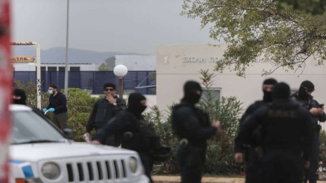Ζωγράφου: «Θα κάρφωνε το κατσαβίδι στην καρωτίδα μου» – Ανατριχιαστική η μαρτυρία της ανθυπαστυνόμου που πυροβόλησε τον «Έσκο» (video)