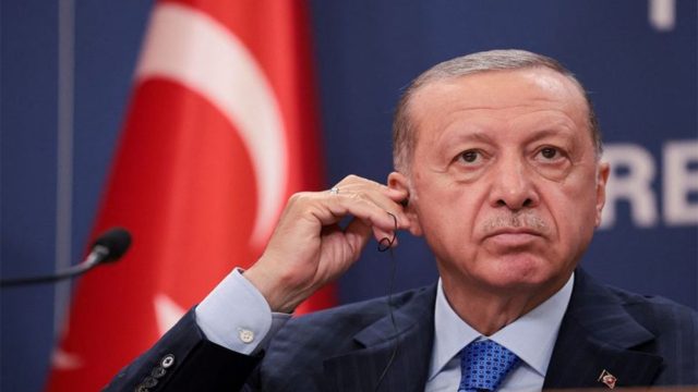 ” Σωστά καταλάβατε. Θα έρθουμε νύχτα…”: Ρεσιτάλ προκλητικότητας από τον Ερντογάν σε Έλληνα δημοσιογράφο
