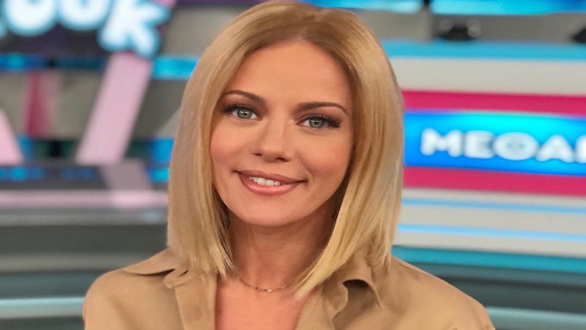 «Cyber s@x κανεις;»: Σάλος με την Ζέτα Μακρυπούλια στο διαδίκτυο!